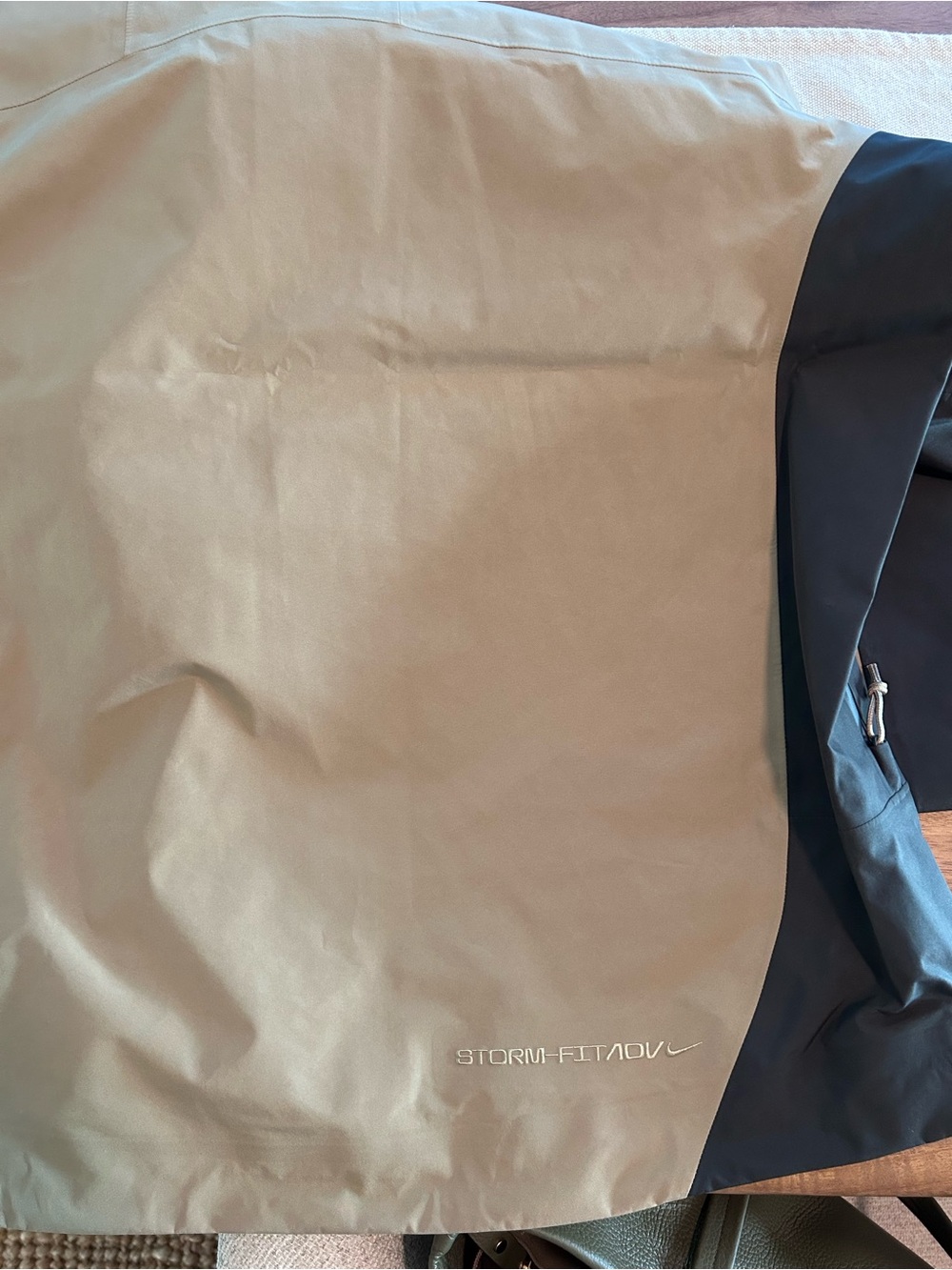 Nike GORE-TEX Hooded waterproof Jacket - Picture 7 of 7